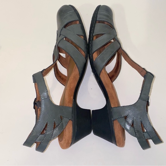 Cobb Hill Aubrey Gray Leather Cushioned Comfort Slingback Pumps - Picture 10 of 16